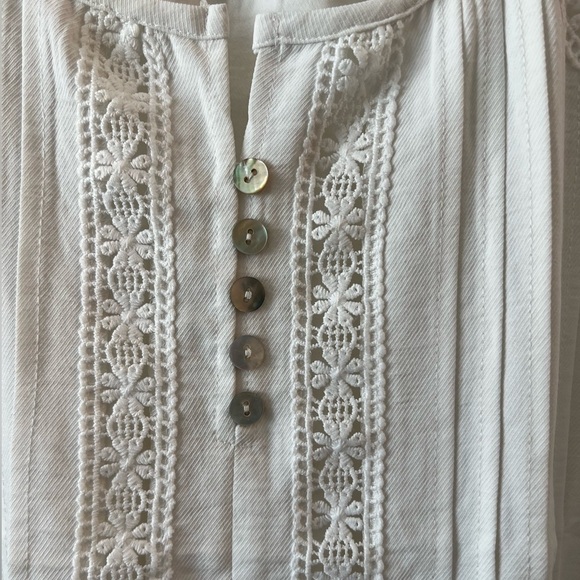 Cupshe Blouse with Crochet details and Agoya Shell Buttons Size M - Picture 6 of 8